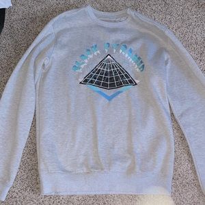 Black Pyramid crew neck size small